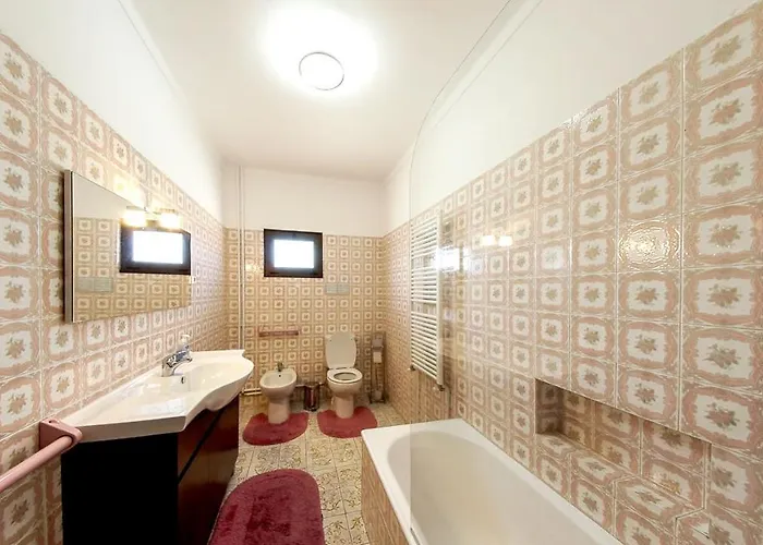 Refined Near Catanhede With Private Pool *